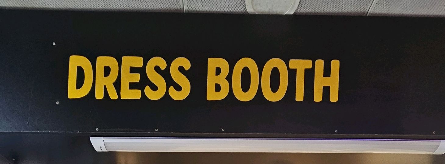 Dress Booth