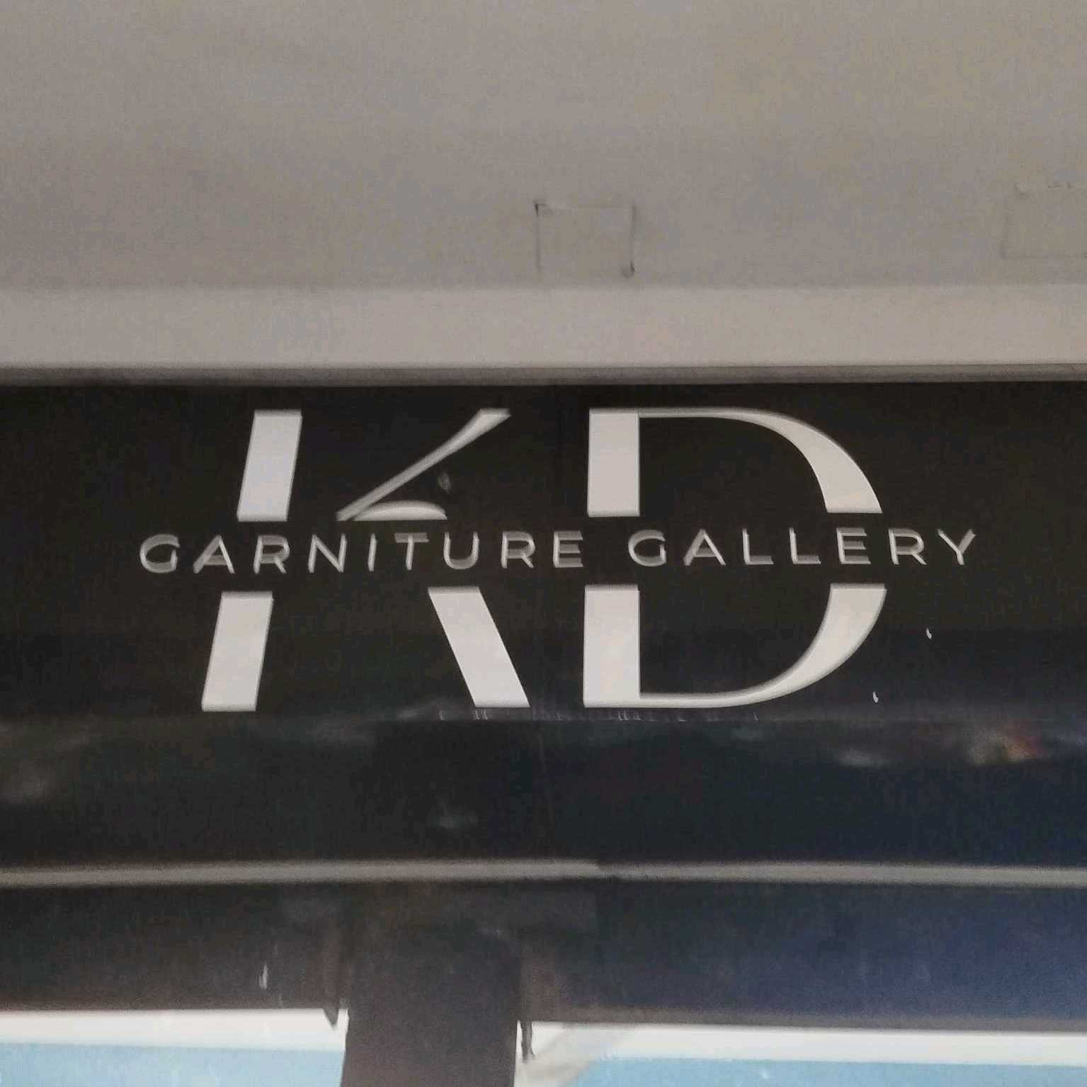 Garniture Gallery
