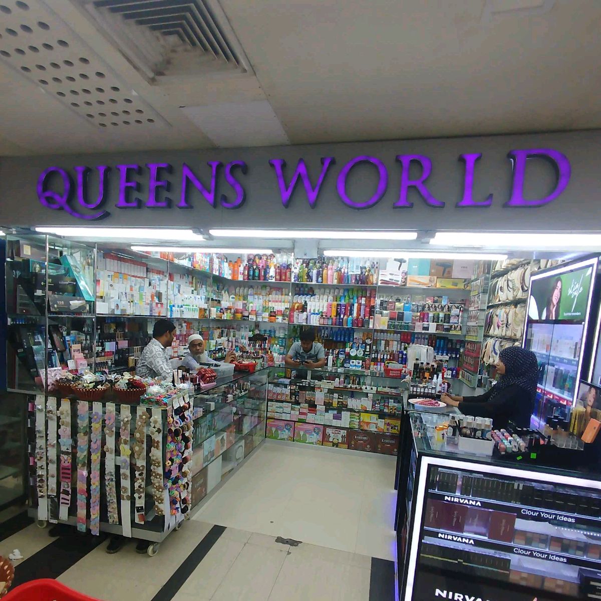 Queen's World