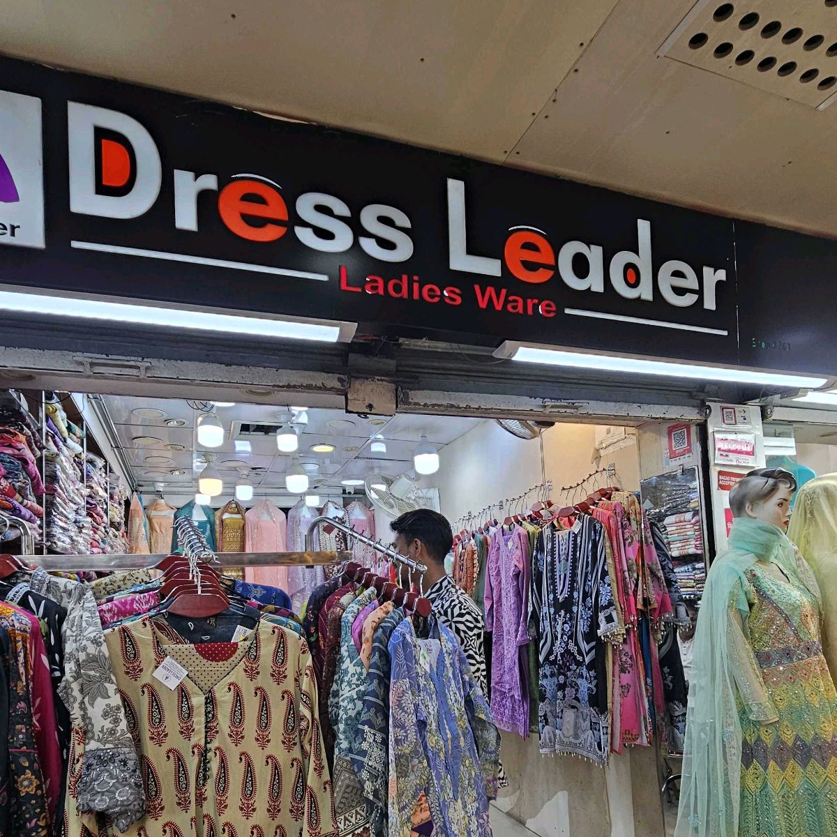 Dress Leader