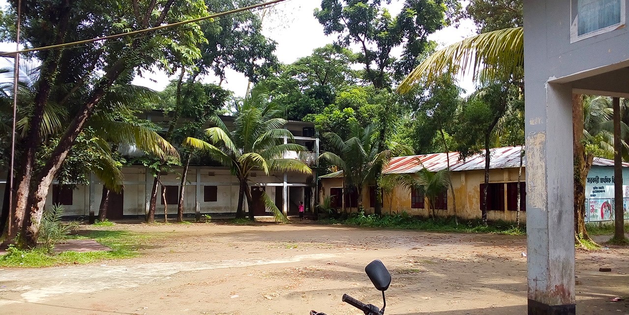 Pragoti High School