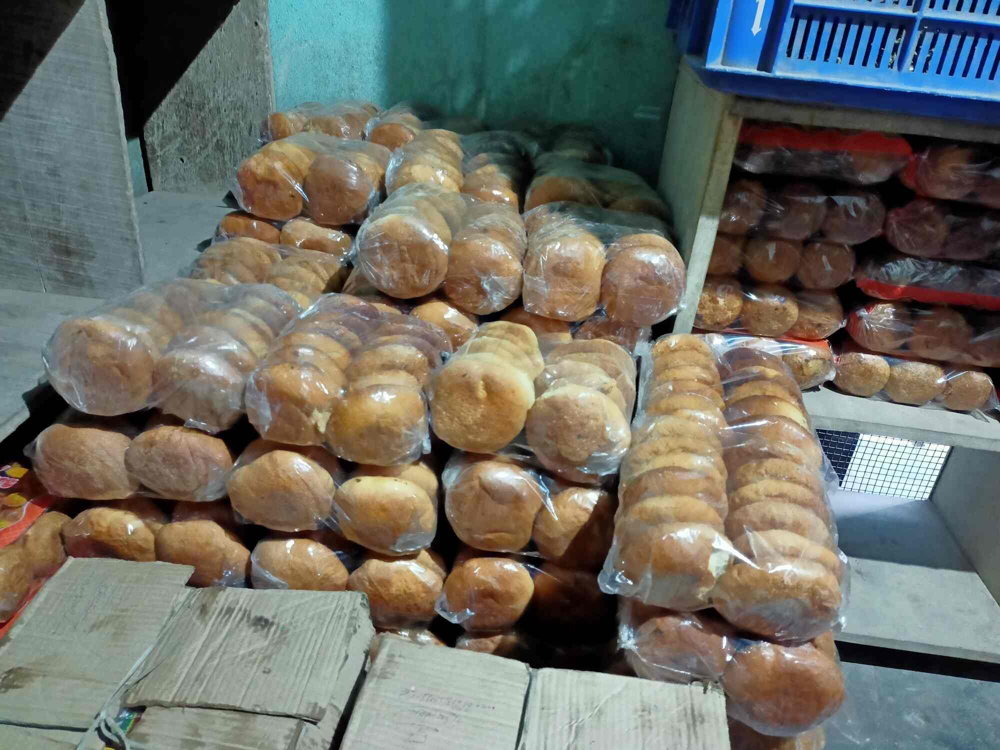 Fast Food and Live Bakery